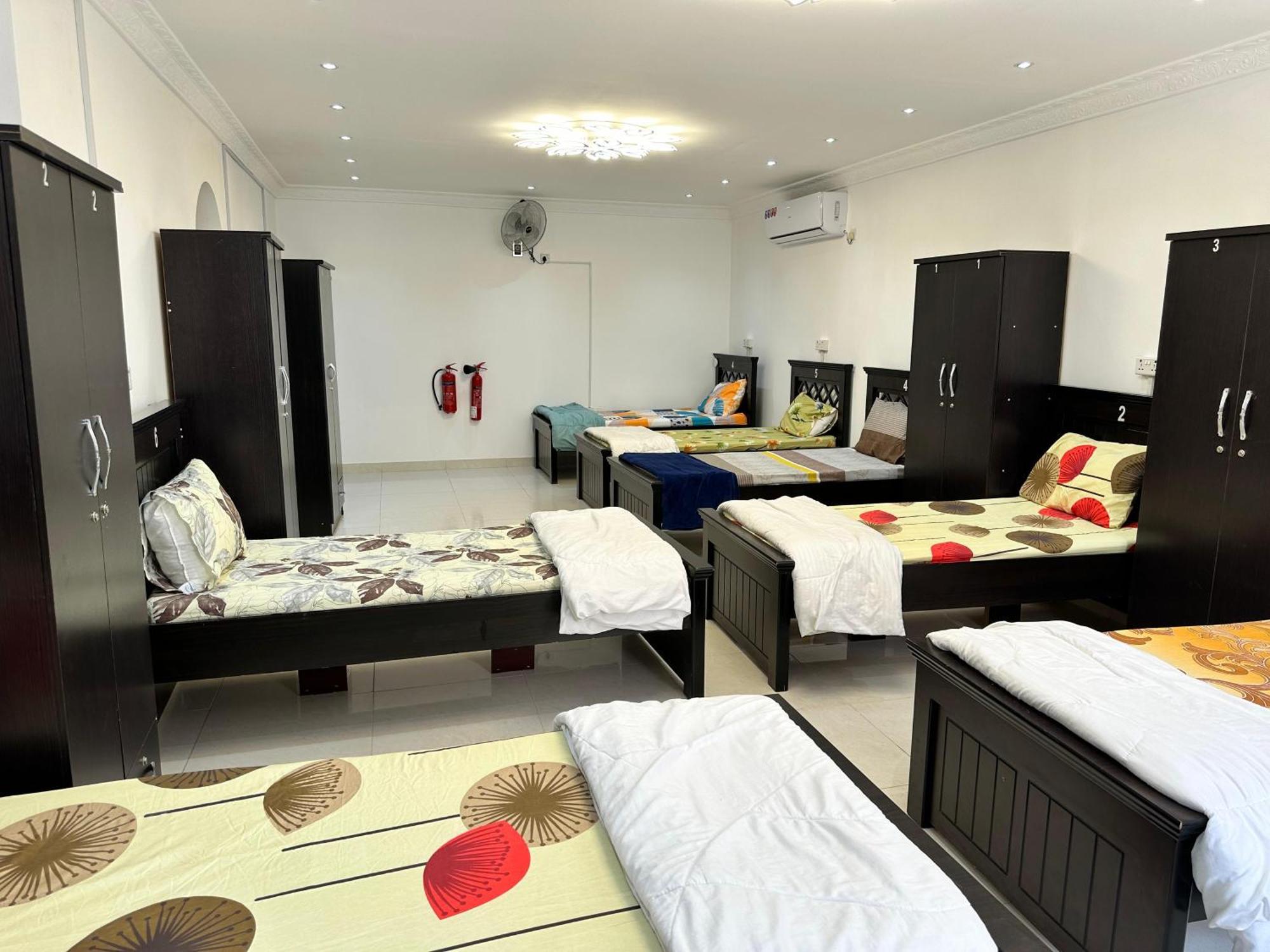 International Abu-Dhabi Hostel Villa Абу-Дабі Екстер'єр фото