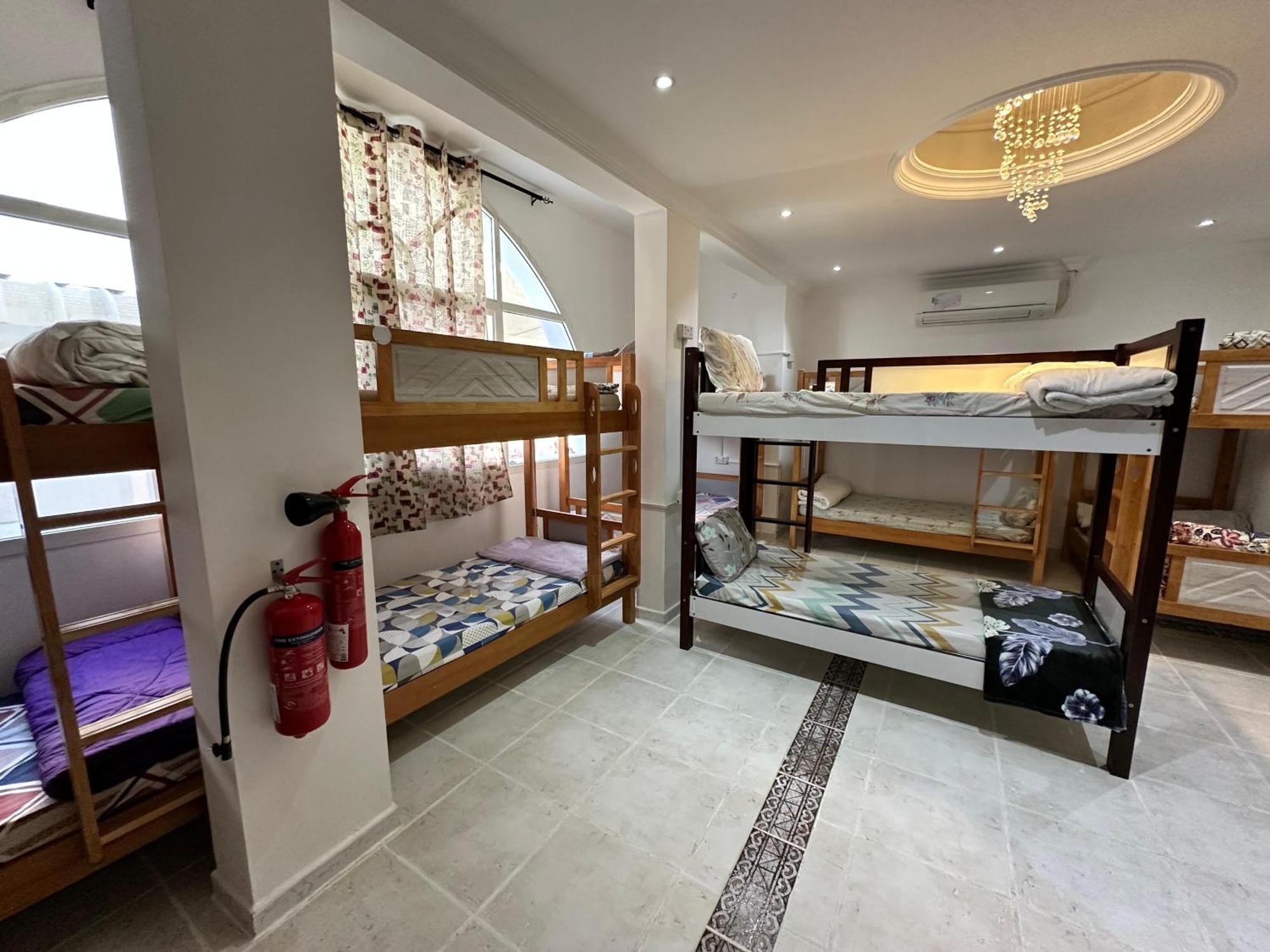 International Abu-Dhabi Hostel Villa Абу-Дабі Екстер'єр фото