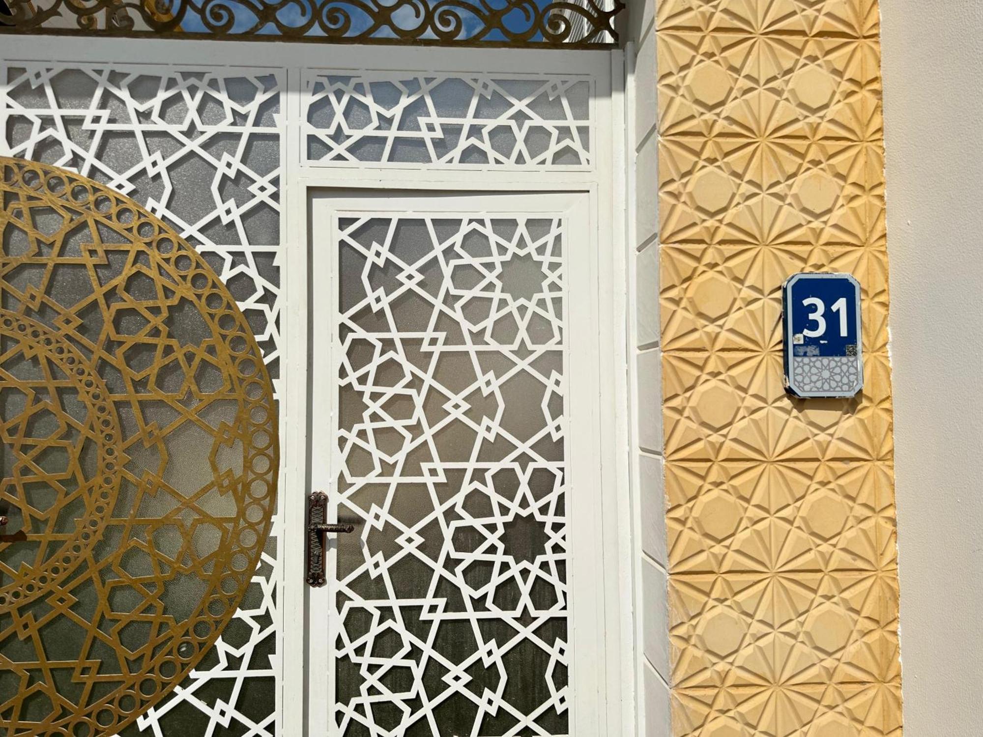 International Abu-Dhabi Hostel Villa Абу-Дабі Екстер'єр фото