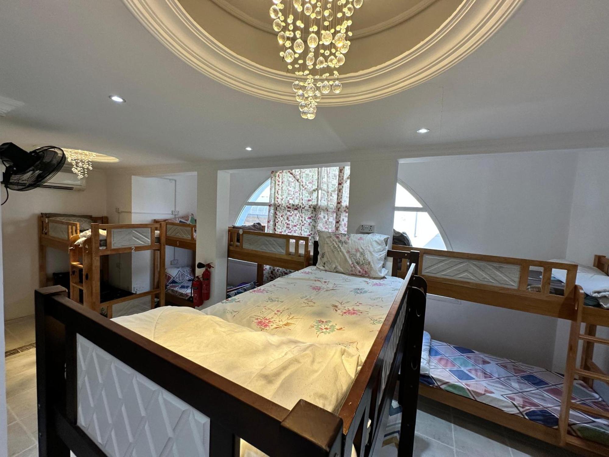 International Abu-Dhabi Hostel Villa Абу-Дабі Екстер'єр фото