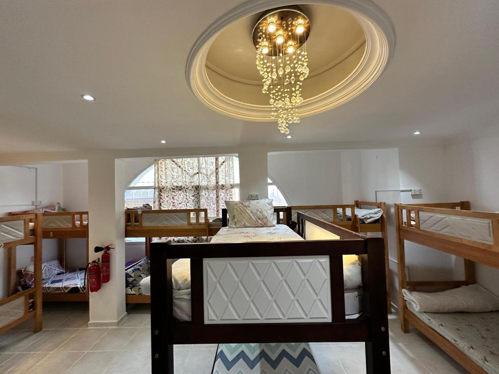 International Abu-Dhabi Hostel Villa Абу-Дабі Екстер'єр фото