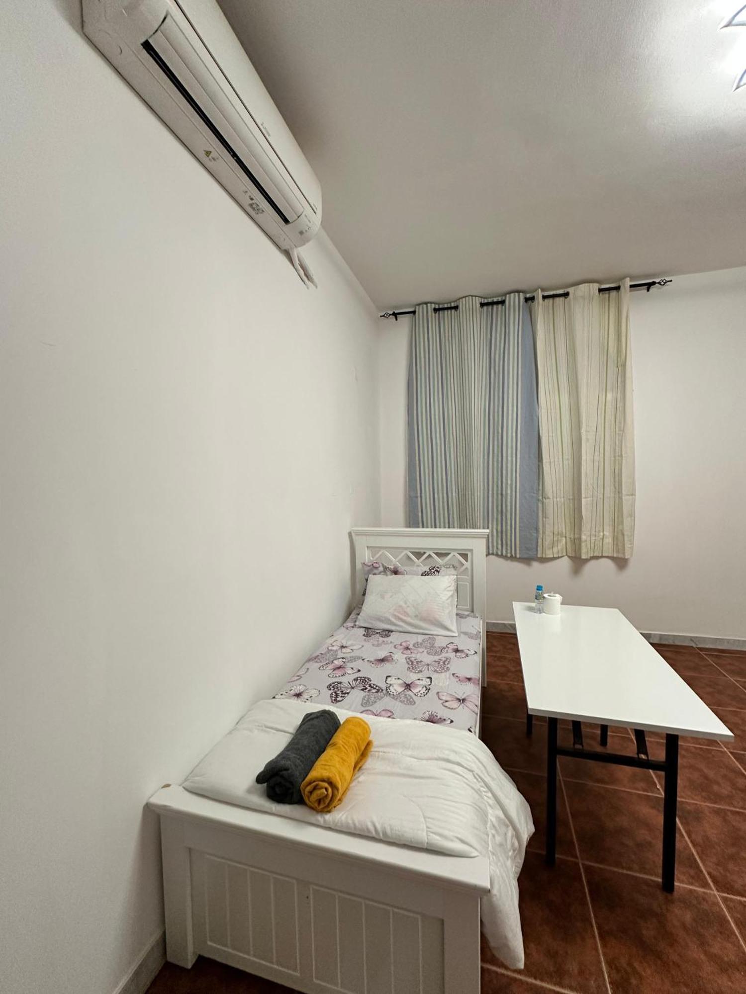 International Abu-Dhabi Hostel Villa Абу-Дабі Екстер'єр фото