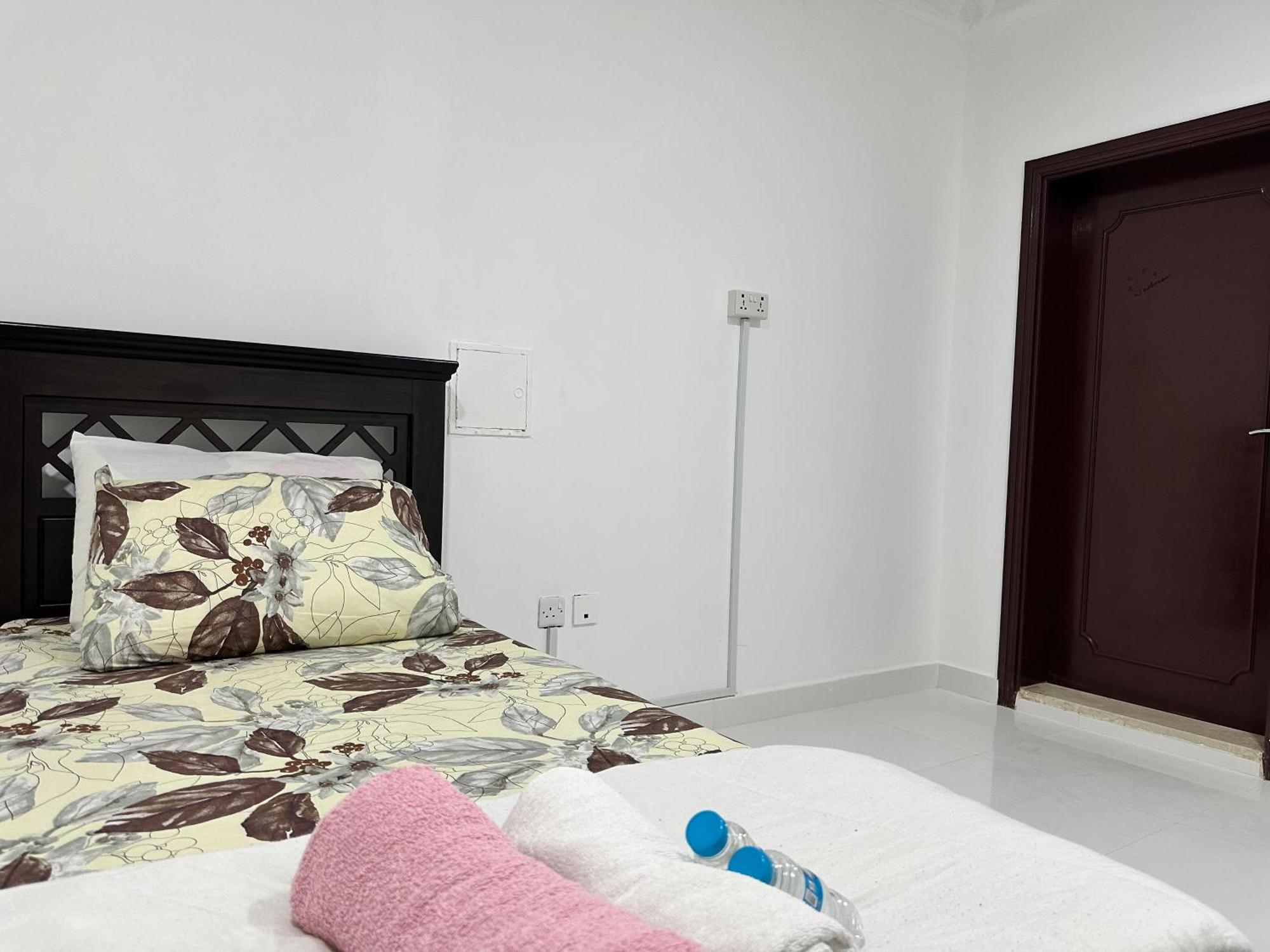International Abu-Dhabi Hostel Villa Абу-Дабі Екстер'єр фото