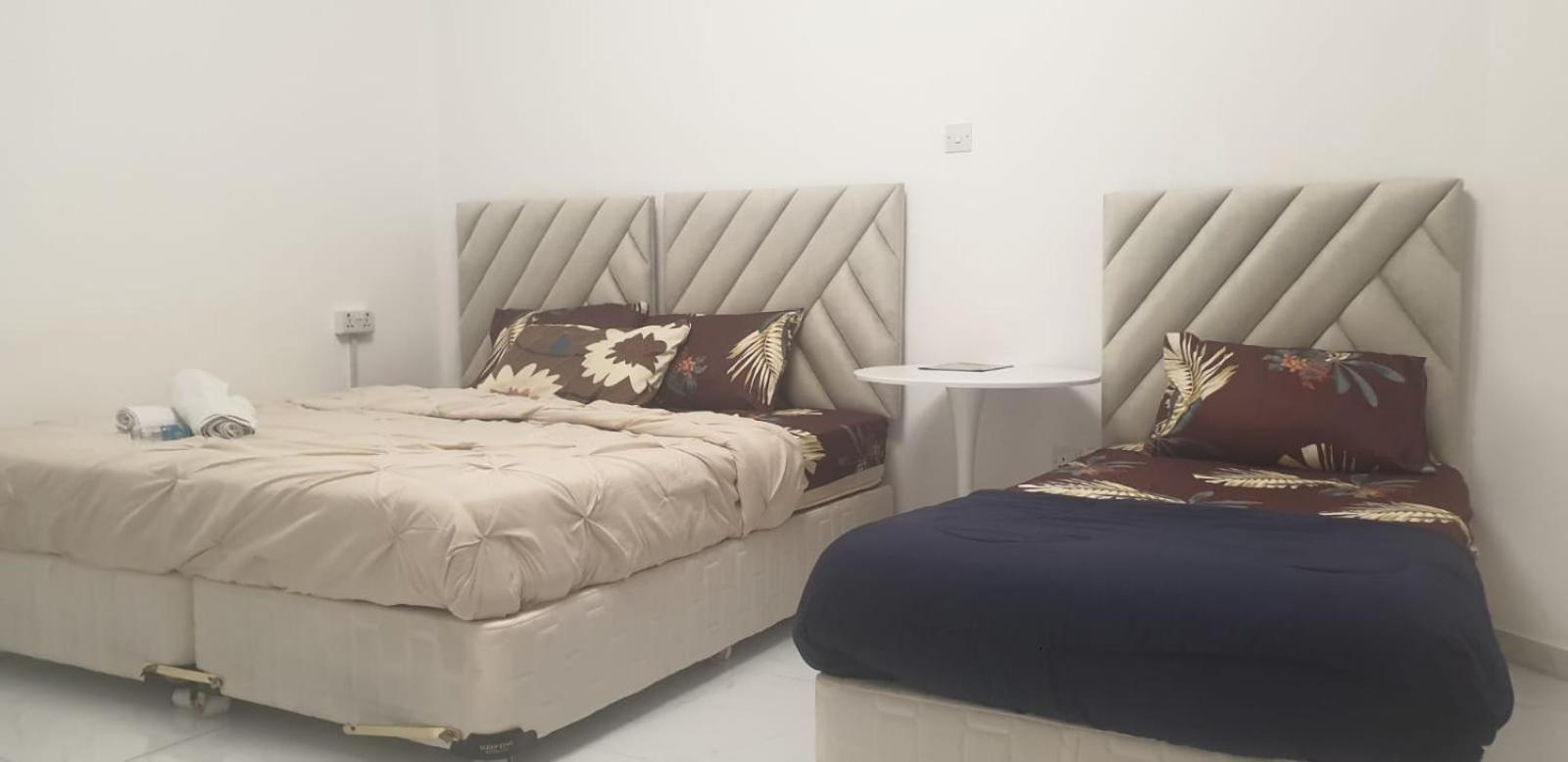 International Abu-Dhabi Hostel Villa Абу-Дабі Екстер'єр фото